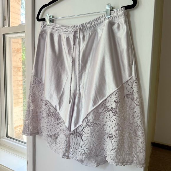 New Free People Movement Roster Satin Lace Trim Baggy Long Shorts White Medium - Picture 10 of 11
